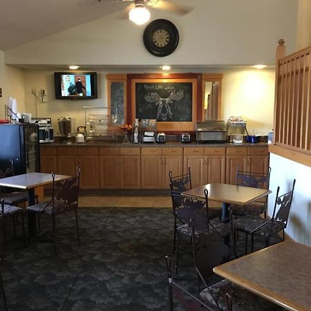 Moose Lake Lodge & Suites Zewnętrze zdjęcie