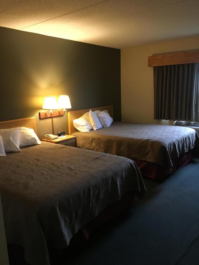 Moose Lake Lodge & Suites Zewnętrze zdjęcie