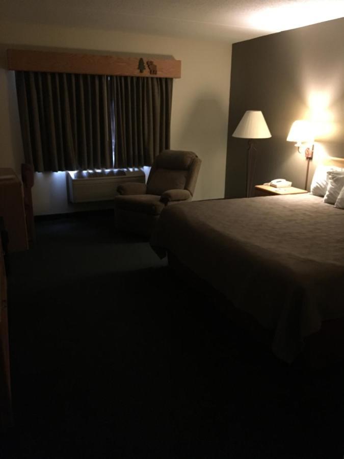 Moose Lake Lodge & Suites Zewnętrze zdjęcie