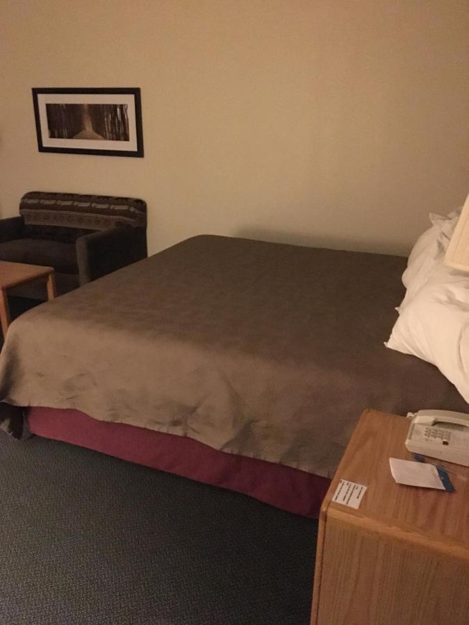 Moose Lake Lodge & Suites Zewnętrze zdjęcie