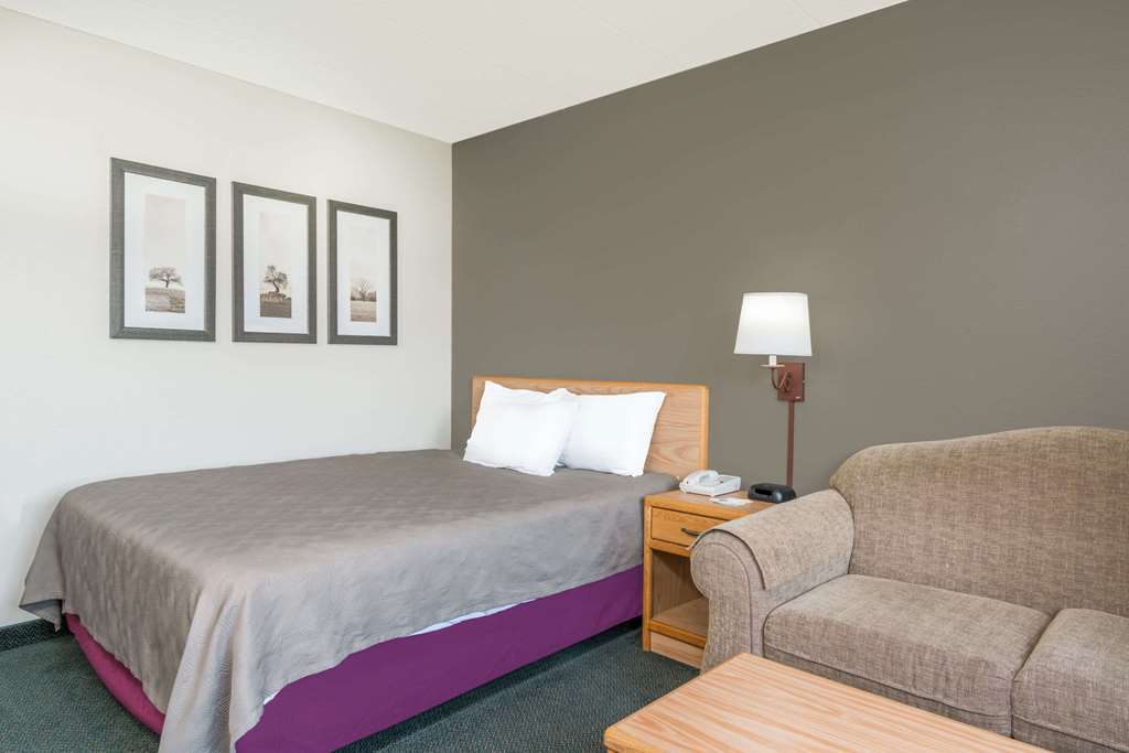 Moose Lake Lodge & Suites Pokój zdjęcie