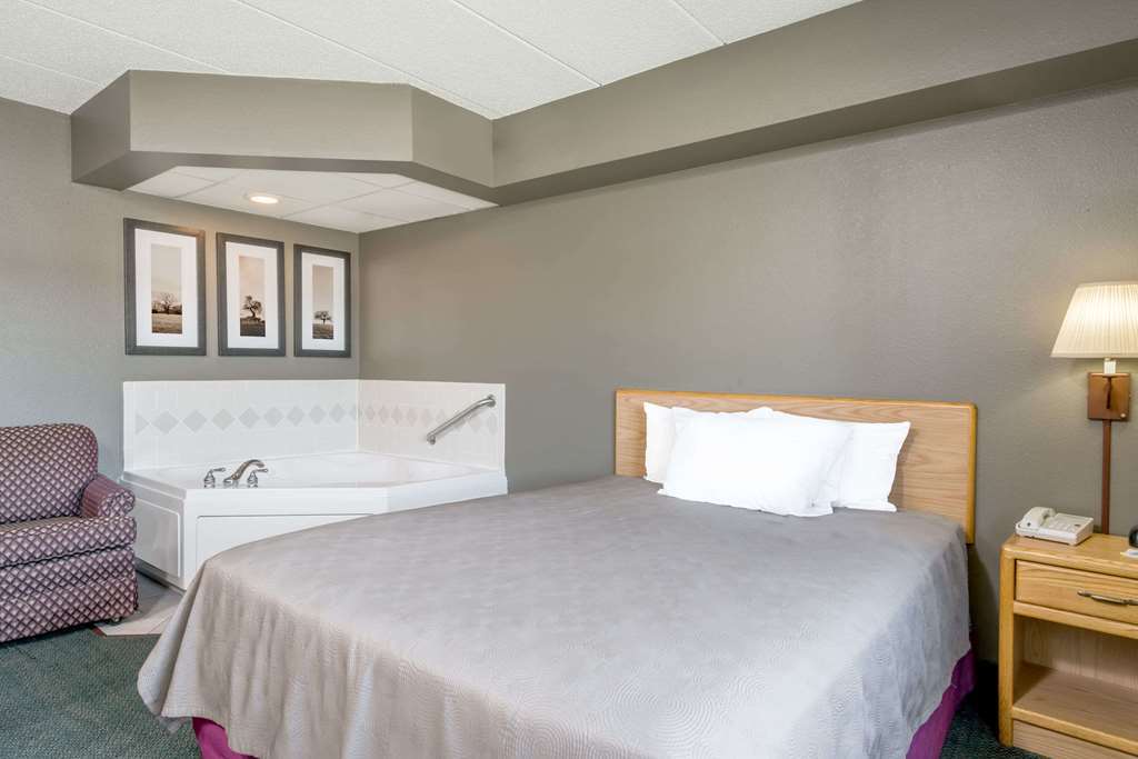 Moose Lake Lodge & Suites Pokój zdjęcie