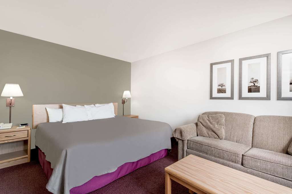 Moose Lake Lodge & Suites Pokój zdjęcie