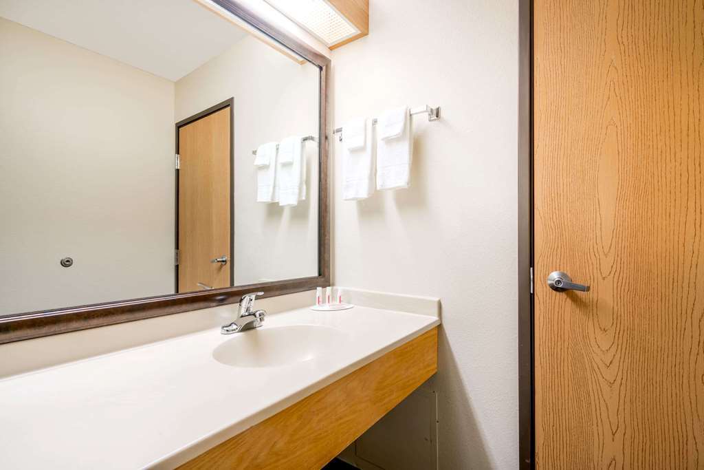 Moose Lake Lodge & Suites Pokój zdjęcie